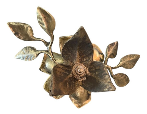 Flor Decorativa Bronce Dorado (Usado)