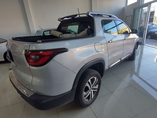 Imagen 8 de 23 de Fiat Toro 2017 2.0 Volcano 4x4 At Premiun