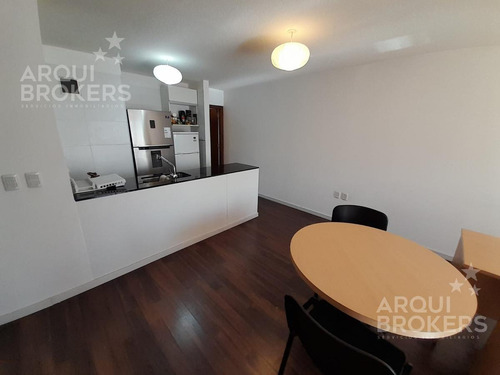 Imagen 4 de 20 de Apartamento Venta De 1 Y 1/2 Dormitorio Con 2 Terrazas Y 2 Garajes En Pocitos