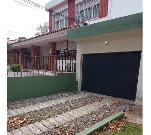 Imagen 3 de 18 de Venta Casa En Una Planta De 3 Dormitorios, Fondo Y Garaje