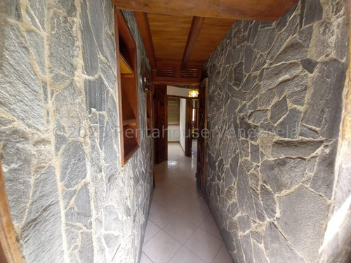 Amplio Y Comodo Apartamento Para Diseñar A Su Estilo Con Detalles Mediterraneos En Piedra Y Madera, Con Excelente Ubicacion Zona Norte De La Gran Valencia, Piso Medio, Edificio Conservado