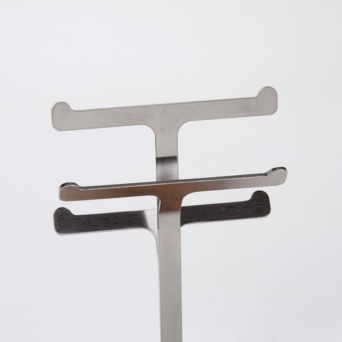 Porta Joias Expositor Modelo Cacto Em Inox Base Madeira Teca