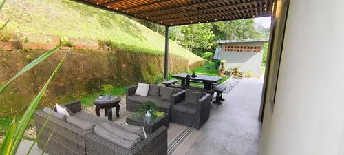 Casa Remodelada En Guarne