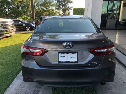 Imagen 7 de 15 de Toyota Camry 2018 4p Xle L4/2.5 Aut Navi