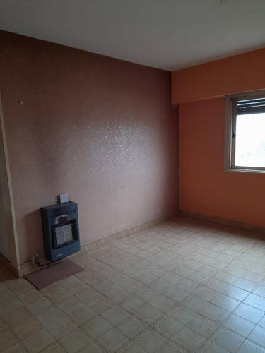 Departamento En Venta - 2 Dormitorios 1 Baño - 53 Mts2 - Crucesita