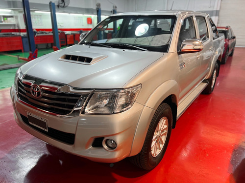 Toyota Hilux 3.0 Cd Srv Cuero 171cv 4x4 5at
