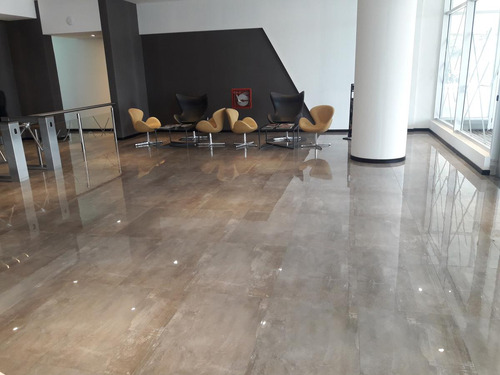 Av Luis Candido Carballo Al 100 - Venta Oficina Con Cochera En Rosario