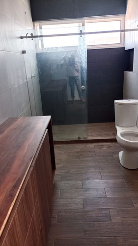Preciosa Residencia En Misión San Jerónimo, 5 Habitaciones, Sótano, 6.5 Baños..