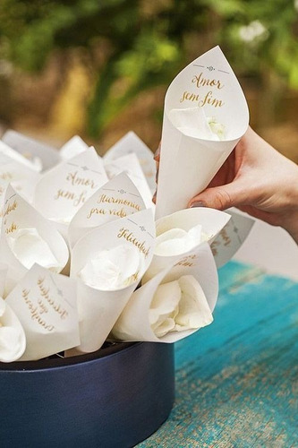 Conos Decorativos 5 Unidades Para Bodas 15 Años