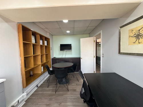 Arriendo Oficina 5 Privados, Sala De Reuniones, 2 Baños