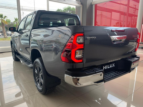 Imagen 8 de 13 de Toyota Hilux 4x2 Dx 2.4 Tdi 6mt