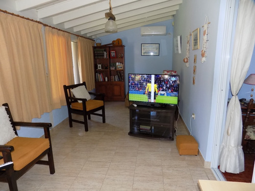 Imagen 15 de 24 de Excelente Chalet 5 Ambientes, Sobre 2 Lotes De Parque Barrio Las Lomas Miramar