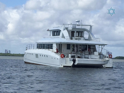 Imagem 2 de 15 de Lancha Catamarã 72 Iate Barco N Phantom Azimut Ferretti