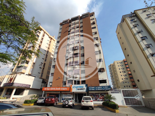 Venta De Apartamento Remodelado Res Taguanes Urb Andres Bello  14js