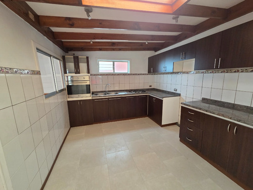 Hermosa Casa Totalmente Remodelada Como Nueva Centro Belloto