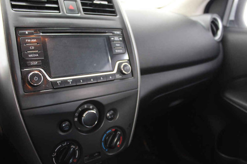 Imagen 13 de 15 de Nissan Versa 2015 4 Cilindros