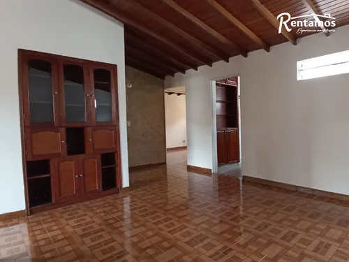 Casa En Arriendo En San Joaquín. Cod A11645