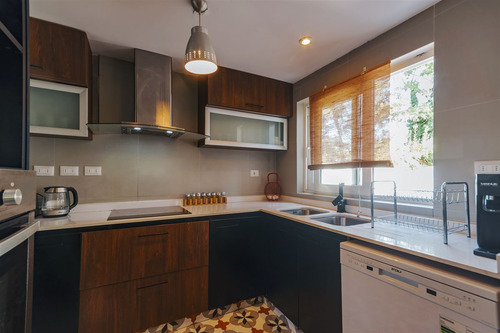 Casa En Venta De 4 Dorm. En Las Condes
