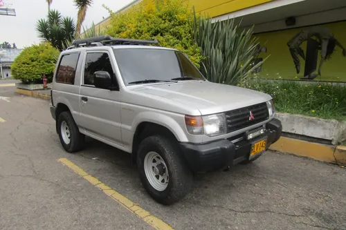 Mitsubishi Montero 2.4 V11 Mt