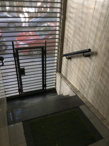 Imagen 2 de 11 de Venta Local Comercial Con Renta , Recoleta Excelente Ubicación
