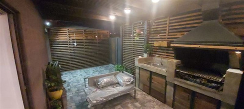 Casa En Venta De 3 Dorm. En Maipú