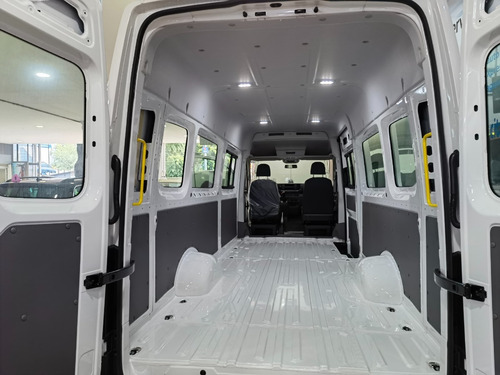 Imagen 12 de 14 de Volkswagen Crafter Pasajeros Automatica Tip, 2021 4.9l.