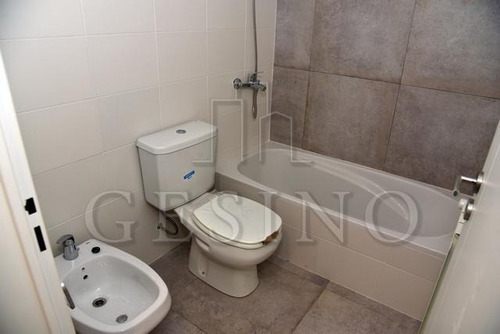 Imagen 6 de 16 de Departamento - La Plata