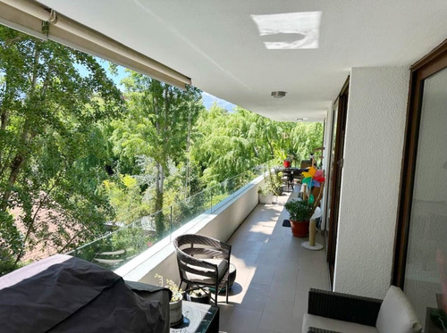 Amplio Departamento Con Una Linda Vista Al Estero
