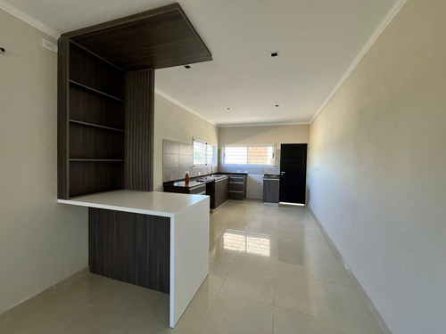 Casa En Venta En Pergamino Con Patio