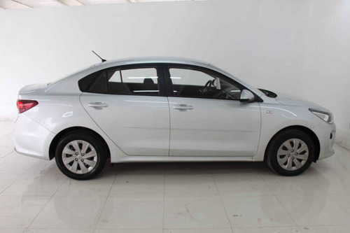 Imagen 6 de 15 de Kia Kia Rio Sedan 2020 4 Cilindros