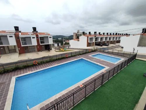 Casa En Venta En La Floresta. Cod V30703
