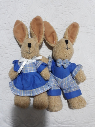 Coelhos Páscoa Pelúcia Casal C Roupa Azul (Usado)