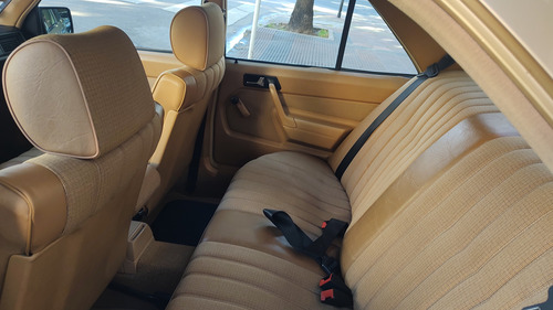 Mercedes Benz 190 E Automático 1084