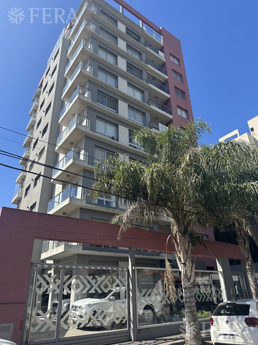 Venta De Departamento De 2 Ambientes Con Balcón En Berazategui