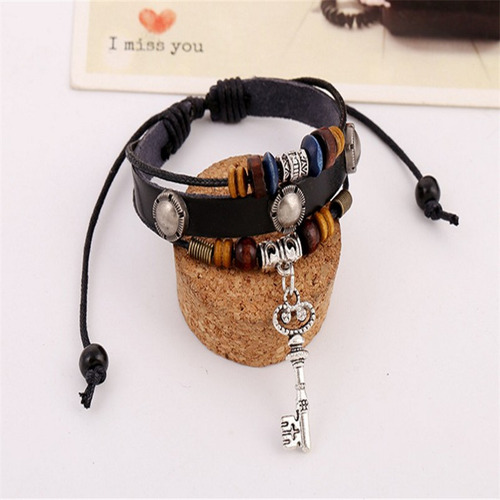Pulsera De Cuero Con Llave Y Cuentas
