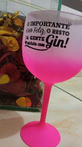 Imagem 7 de 10 de 30 Taça De Gin 580 Ml Degradê E Personalizada Com 1 Cor