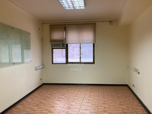 Oficina A Pasos Metro U. De Chile