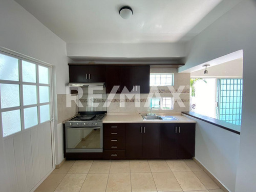 Casa En Venta En Morelos, Fraccionamiento En Oaxtepec Centro