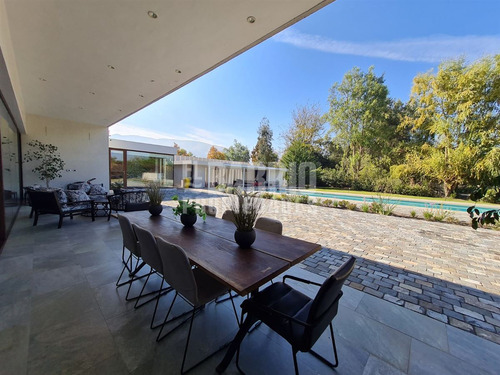 Casa En Venta En Las Brisas De Chicureo