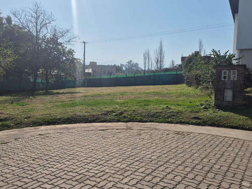 Terreno En Bº Cº La Emilia