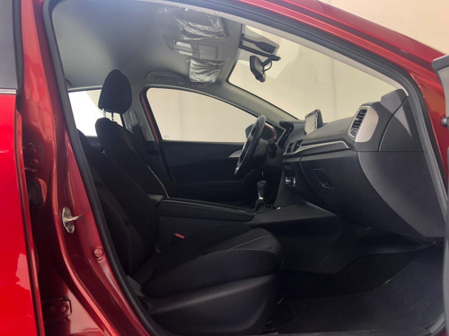 Mazda 3 Touring Sedan 2.0 Mecanico