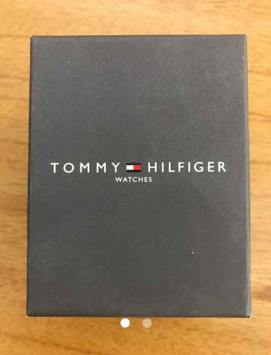Reloj Tommy Hilfiger - Metalico - Fondo Blanco - Impecable!!