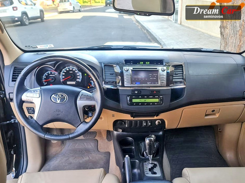 Imagem 7 de 14 de Toyota Hilux Sw4 3.0 Srv 4x4 7 Lugares 2014