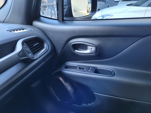 Imagen 15 de 25 de Nueva Jeep Renegade Serie S 1.3t At6 4x2 En Stock Fisico Hg