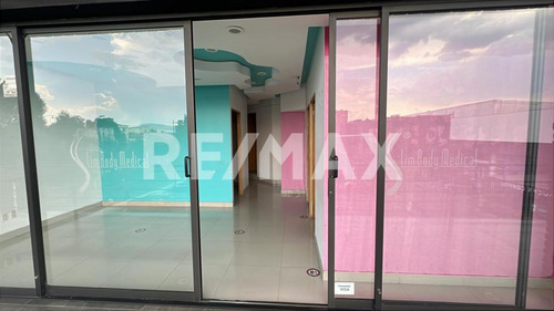 En Renta Local Comercial Plaza Mayor, Metepec Estado De México