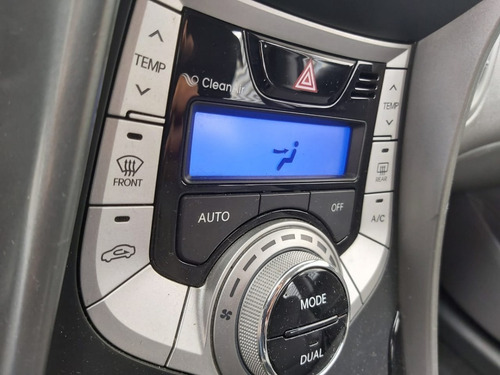 Hyundai Elantra - 2012 1.8 Gls 16v Gasolina 4p Automático