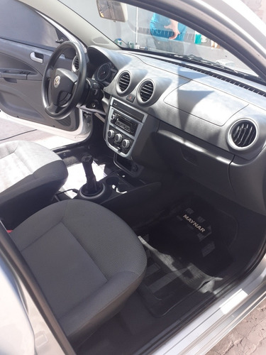 Imagen 4 de 11 de Volkswagen Gol Trend 1.6 Pack Ii 2009