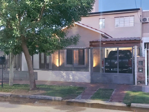 Casa 4 Dormitorios Con Pileta B° Natania Matienzo Cordoba