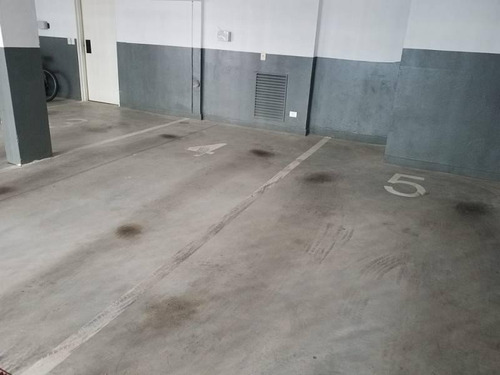 Imagen 26 de 30 de Monoambiente O Estudio Profesional A Estrenar, Con Balcón Y Terraza Común Con Parrilla