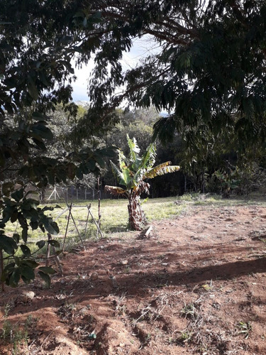 Imagem 8 de 11 de Terreno Em Região De Chácaras, Com Casa Construída